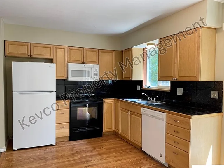 308 Briarwood Rd — Photo 4