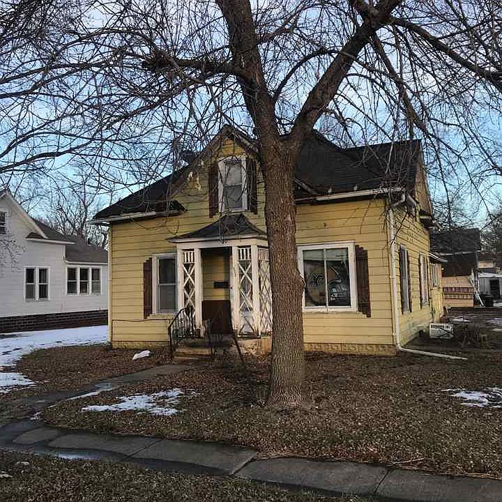 1st image of 802 N 4th St