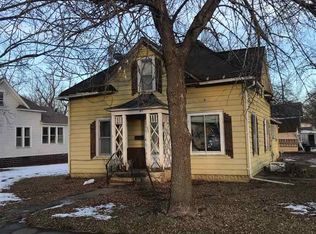 802 N 4th St, Estherville, IA 51334