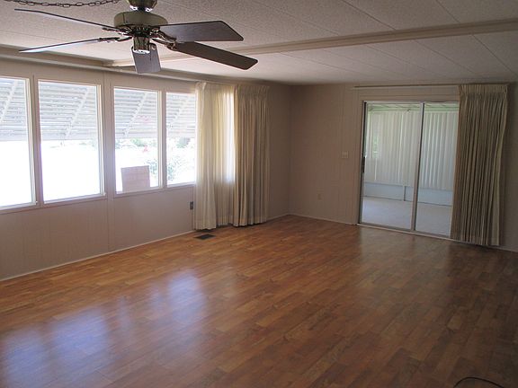 2nd image of 309 Hawthorne Blvd