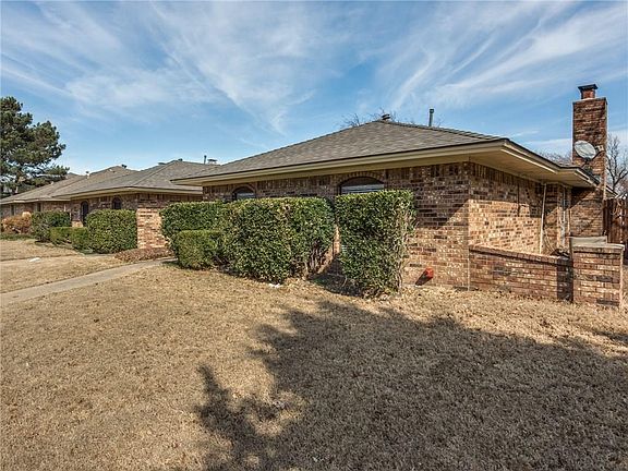 2nd image of 3104 Townbluff Dr
