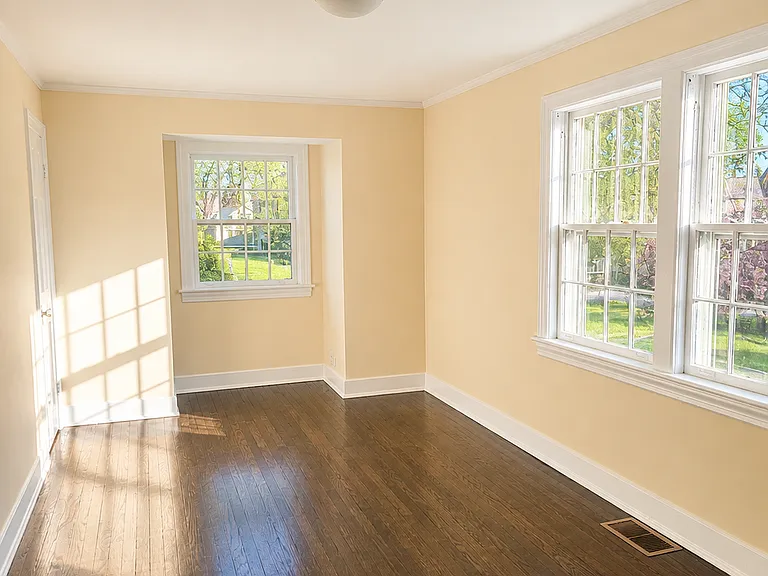 2930 N New England Ave — Photo 11