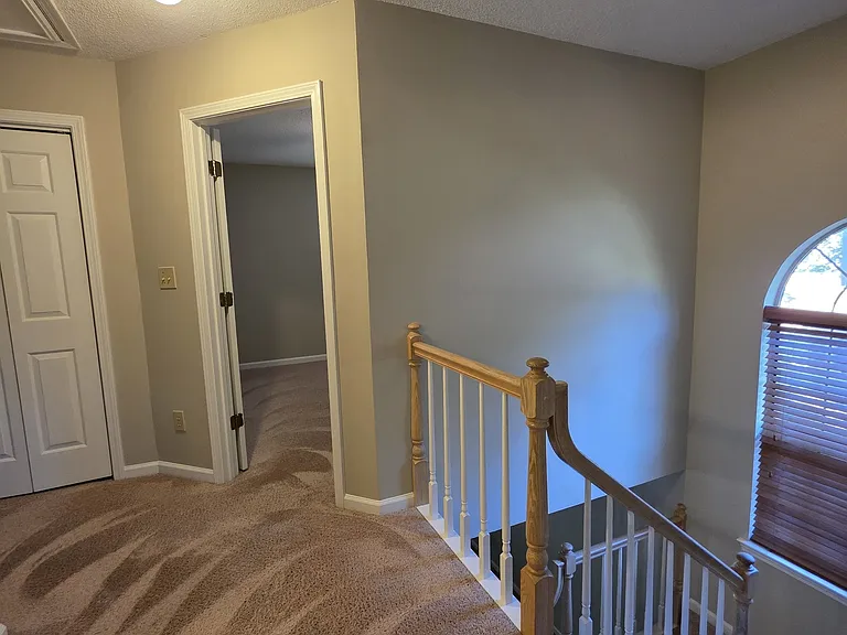 302 Henley Way — Photo 9
