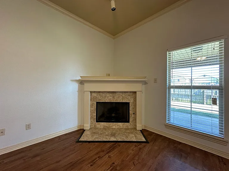 612 Windbrook Ct — Photo 7