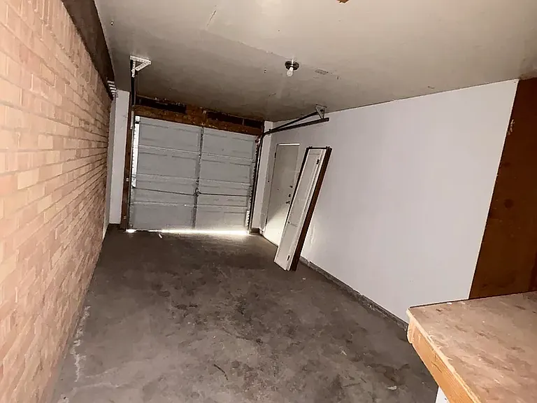 9406 Montgomery Dr — Photo 16