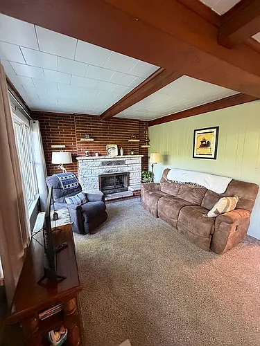 122 N Ford Dr Photo 1
