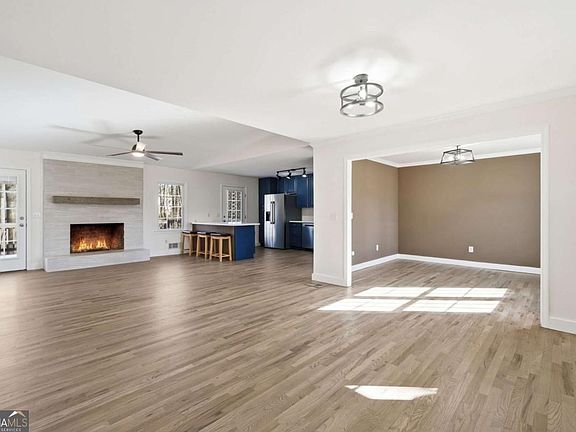 5th image of 2810 Shaw Rd