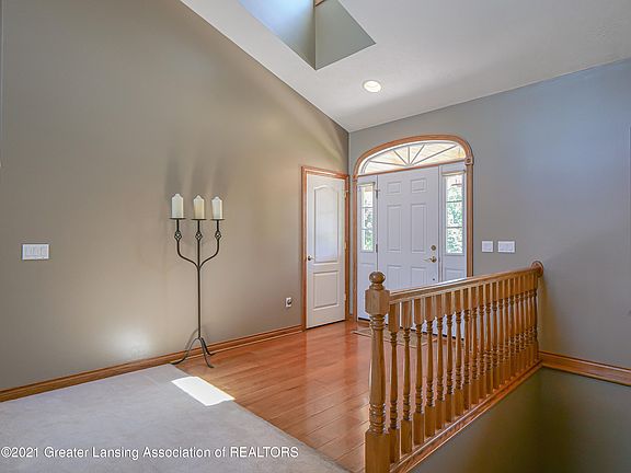 3rd image of 8510 Parker Cir