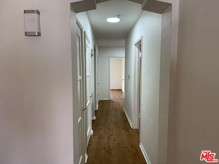 211 S Arnaz Dr #LOWER — Photo 5