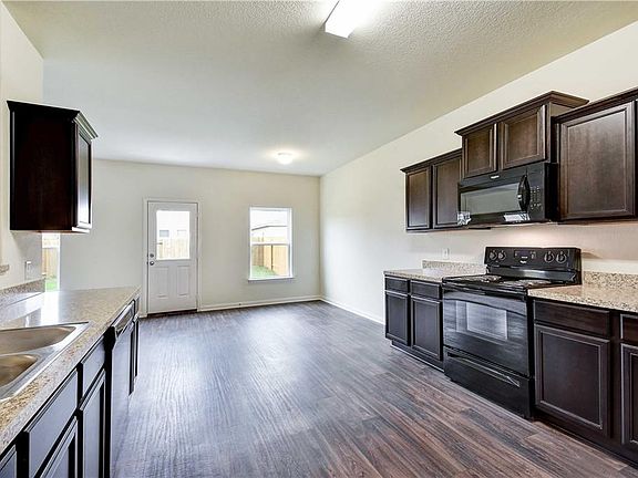 4th image of 1437 Breanna Ln