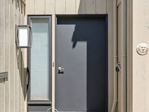 3rd image of 5755 Som Center Rd #8