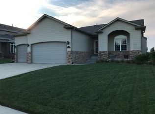 8910 Truchard Rd, Lincoln, NE 68526