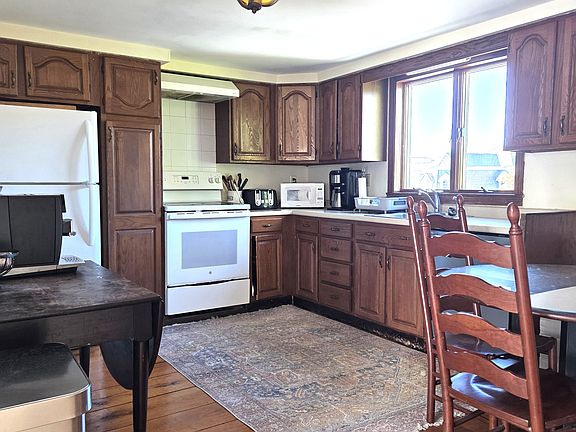 5th image of 267 Spring St #2