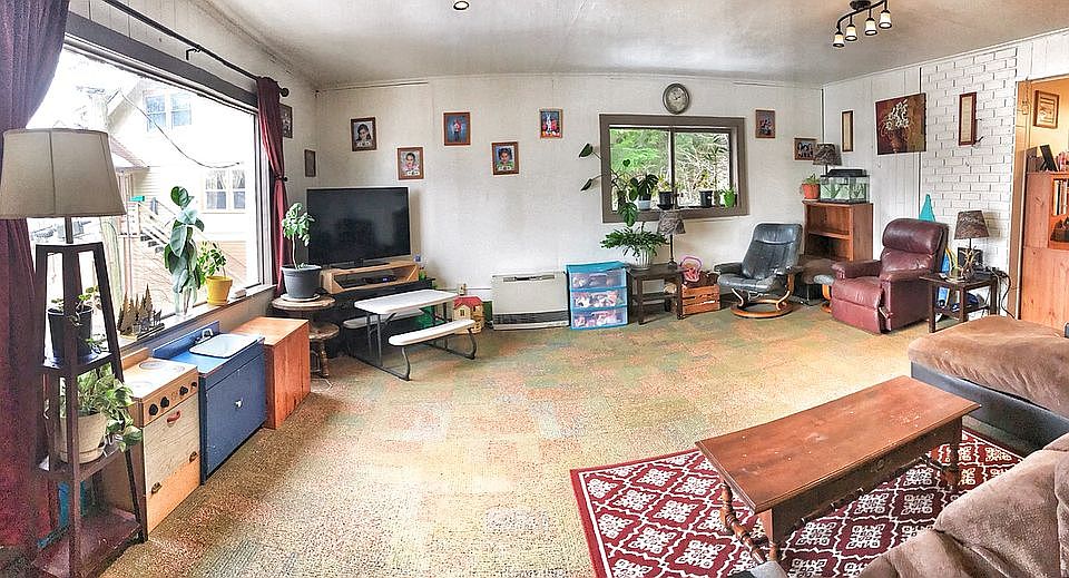 Upstairs living room