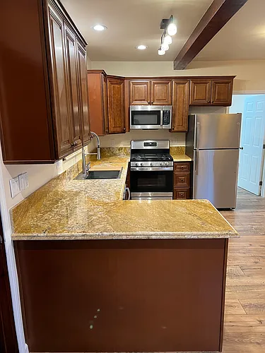 2047 Ivar Ave #2051-1/2 Photo 1