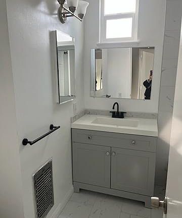 2nd image of 1714 Meridian Ave APT C