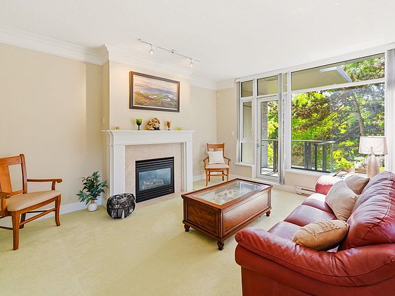 2nd image of 4759 Valley Dr #305