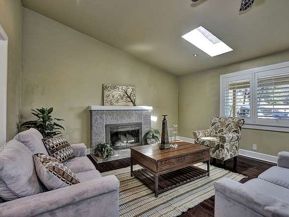 3rd image of 4039 Malcolm Ave