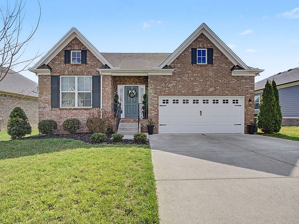 1st image of 2015 Hedgelawn Dr