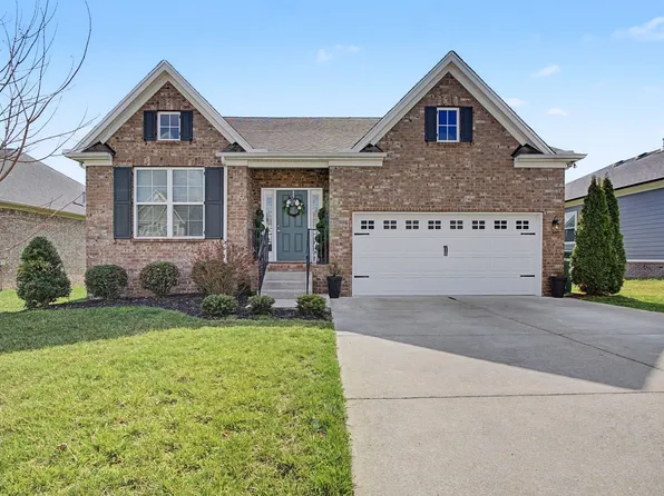 2015 Hedgelawn Dr, Lebanon, TN 37087