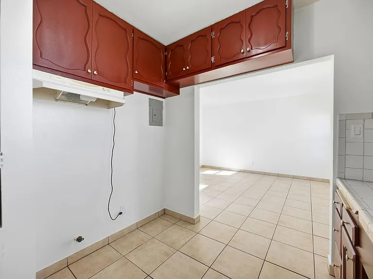 2565 Kansas Ave #B — Photo 8