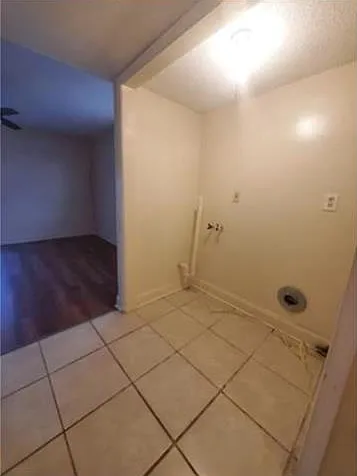 7201 Salem Dr — Photo 6