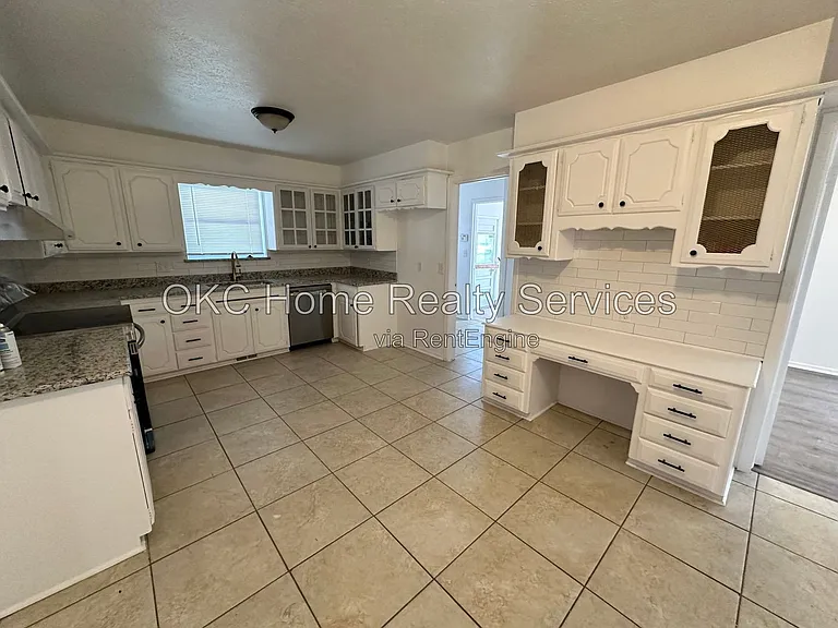 1428 SW 72nd St — Photo 22
