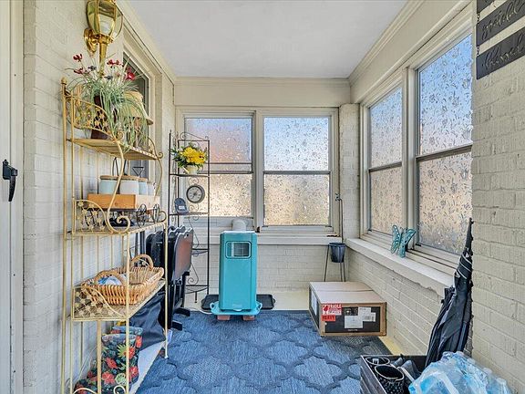 4th image of 841 Bedford Rd