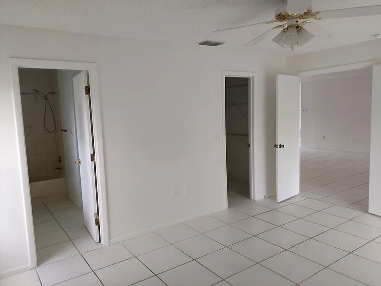 2696 La Alameda Ave — Photo 22