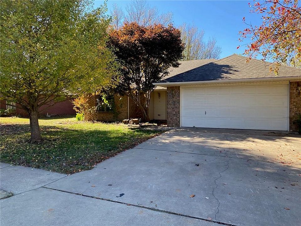 1st image of 7 Jordan Ln