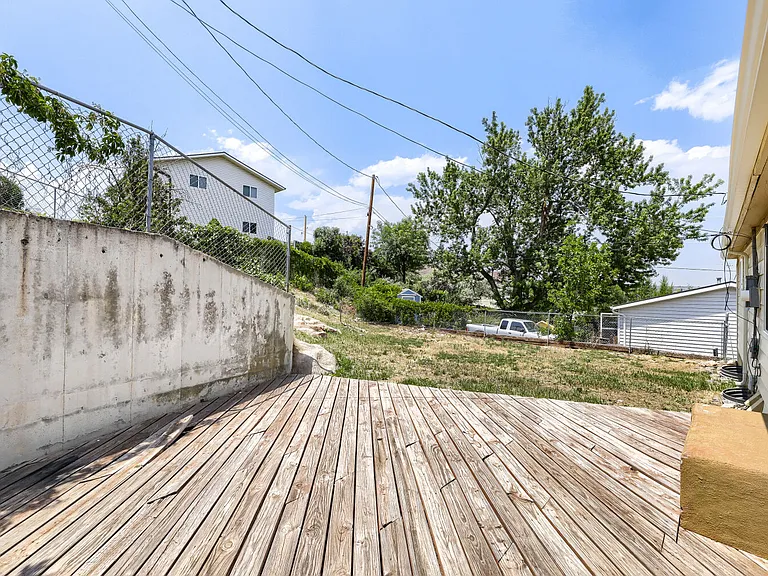 301 Moss St — Photo 20