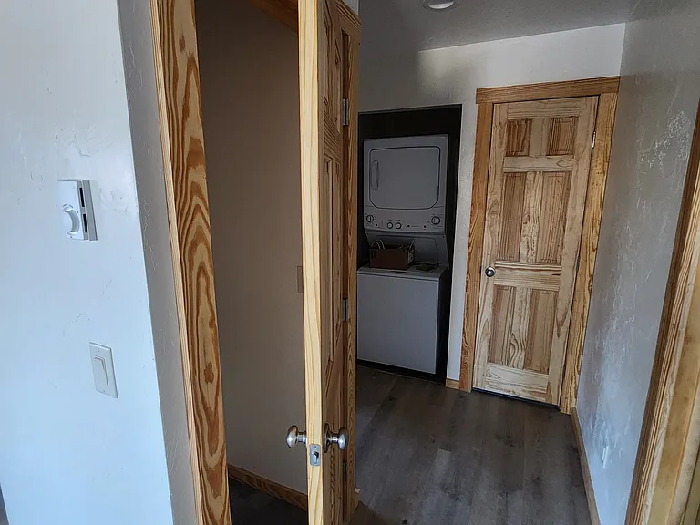 136 Cartier Ct — Photo 4