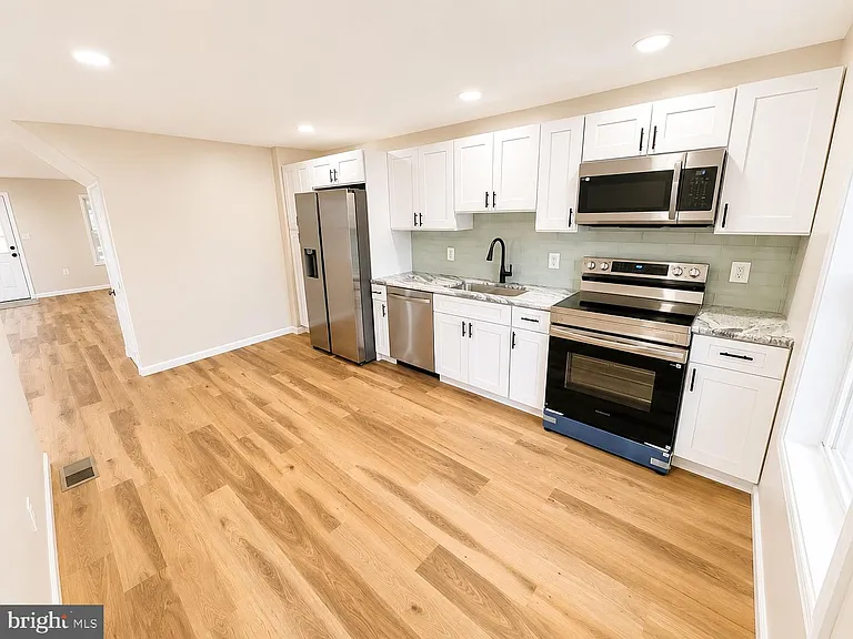 82 Central Ave — Photo 9