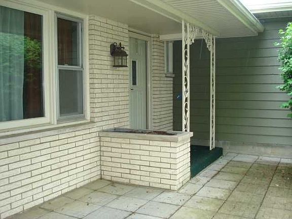 2nd image of 206 Hillcrest Dr