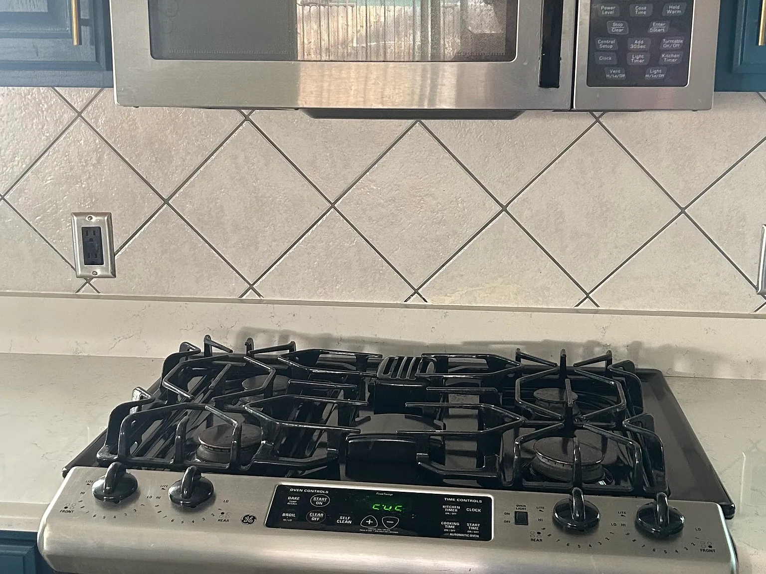 4 bed, 2012 sqft, $3,200 — Photo 4
