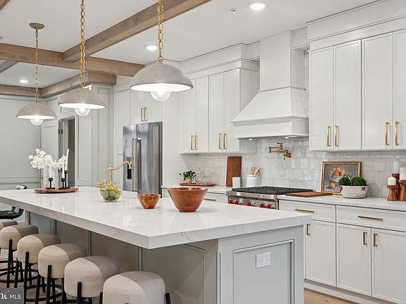 2nd image of 7519 Ridge R Ave #301