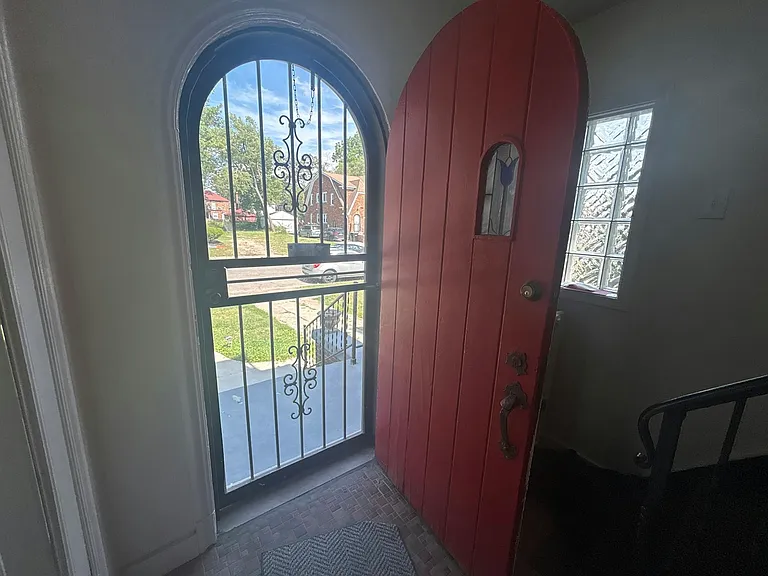 17591 Roselawn St — Photo 23