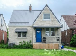 1523 Benjamin Ave, Windsor, ON N8X 4N3