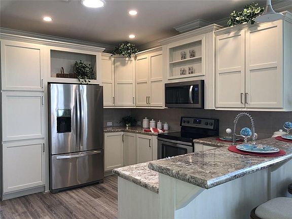 4th image of 7812 McClintock Way