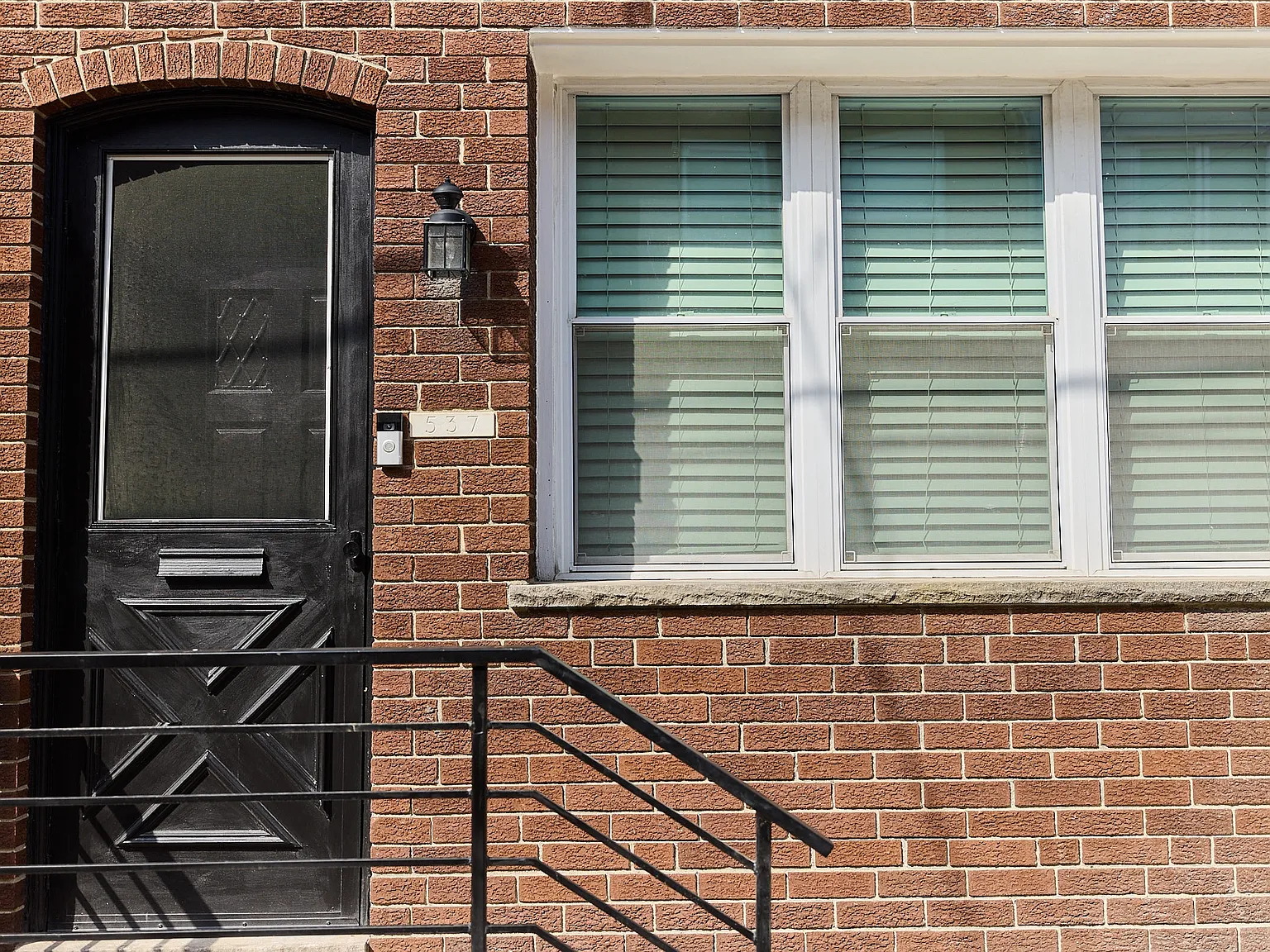 2 bed, 1.5 bath, 988 sqft, $1,700 — Photo 2