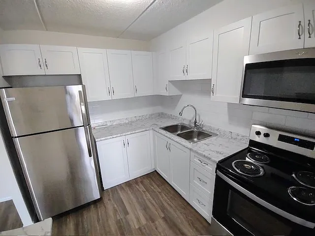 380 Fitch St — Photo 20