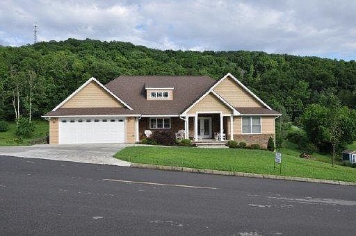1st image of 204 Mountain Meadow Ln