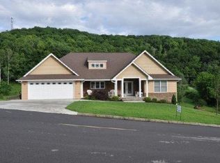 204 Mountain Meadow Ln, Clinton, TN 37716