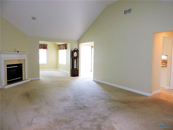 3rd image of 26372 Edgewater Dr