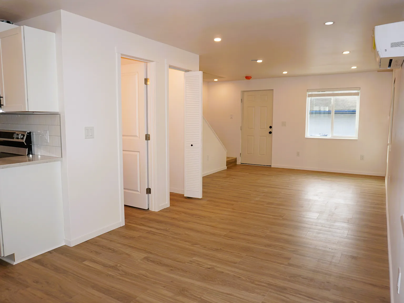 2 bed, 900 sqft, $2,495 — Photo 2