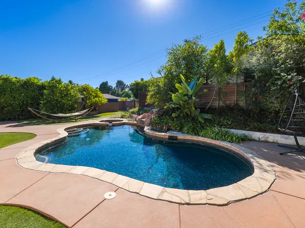 20330 Oxnard St, Woodland Hills, CA 91367