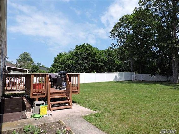 4th image of 27 Bruce Ln