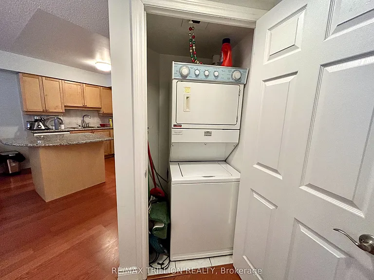 78 Harrison Garden Blvd #1014 — Photo 22