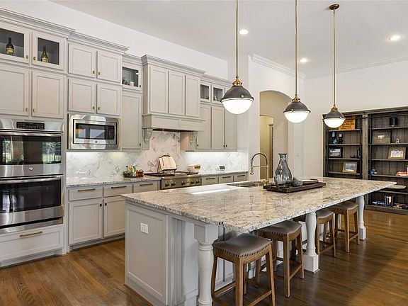 5th image of 5708 Heron Dr E