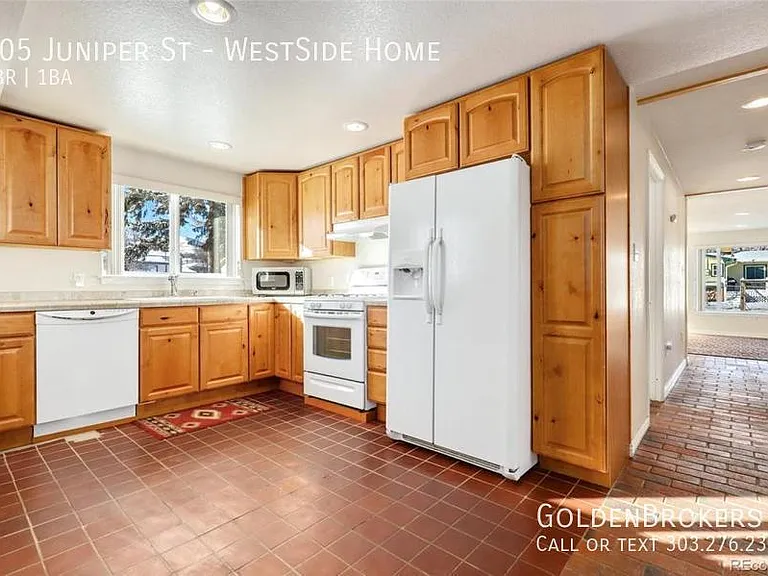 705 Juniper St #WESTSIDE HOME — Photo 6